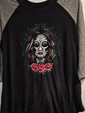 Torrid Classic Fit Heritage Jersey Crew - Muerta Girl Deep Black Sugar Skull